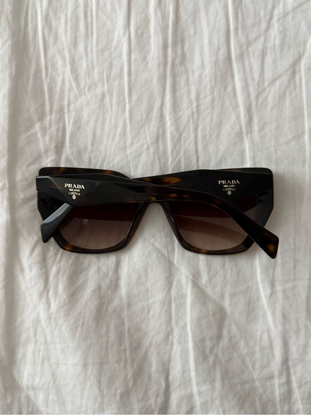 Prada (authentic) dark brown/tortoise cat eye sunglasses SPR 19Z